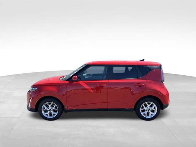 Used 2023 Kia Soul LX w/ LX Technology Package FWD image 5