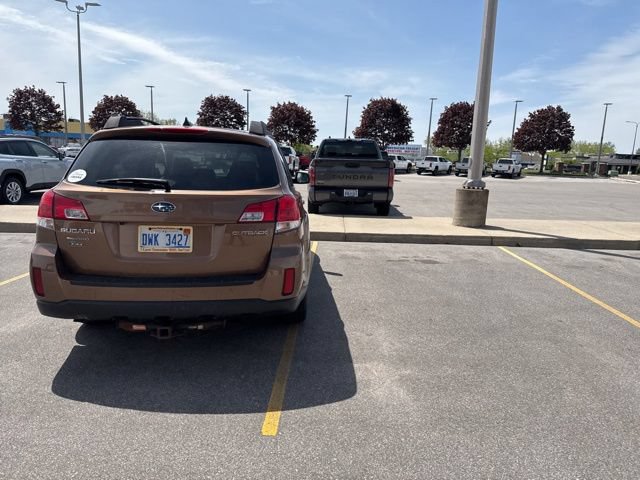 Used 2013 Subaru Outback 2.5i Limited AWD/4WD image 6
