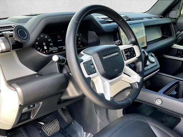 Used 2024 Land Rover Defender 110 SE image 14