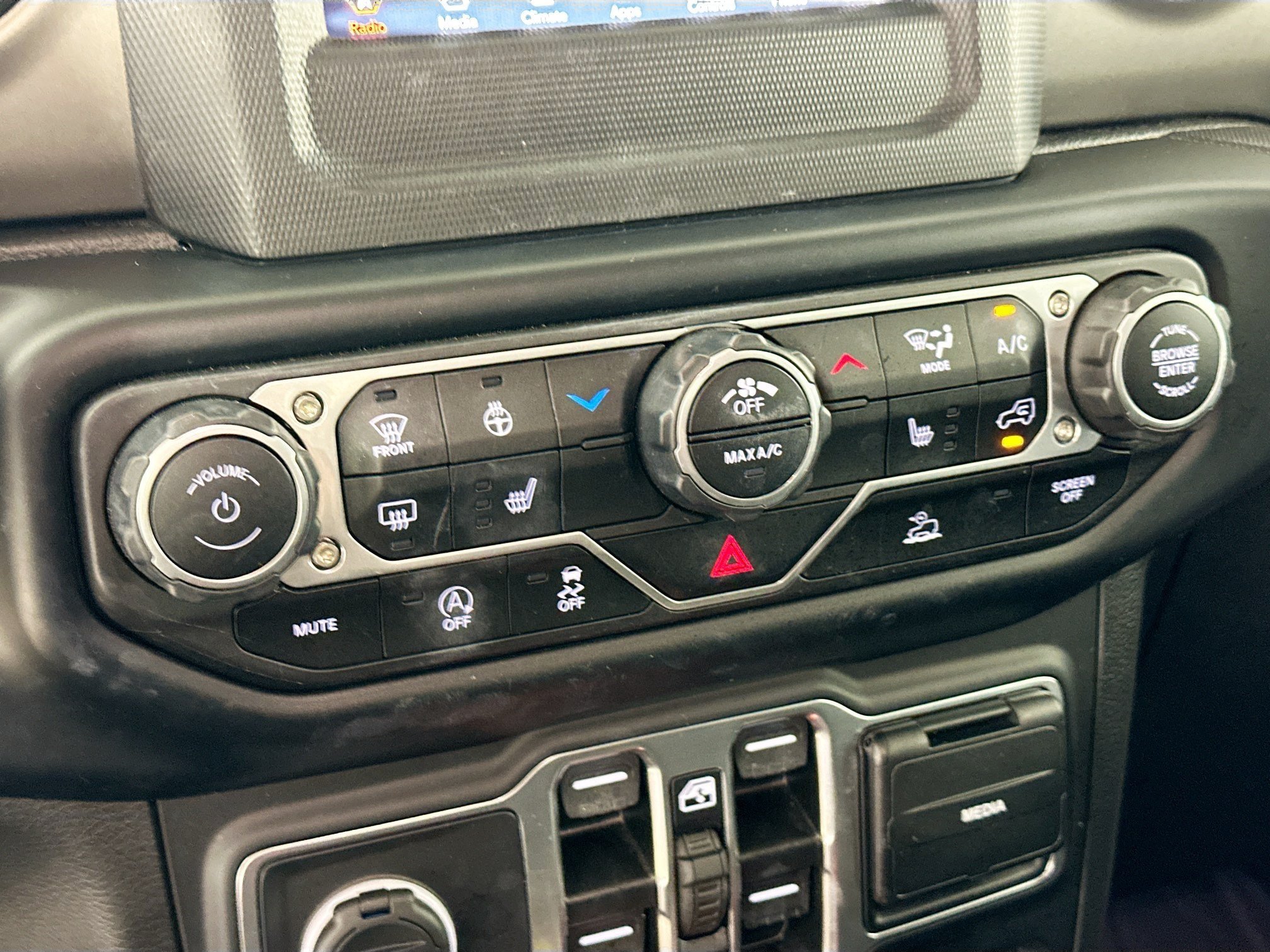 Used 2023 Jeep Gladiator Sport AWD/4WD image 19