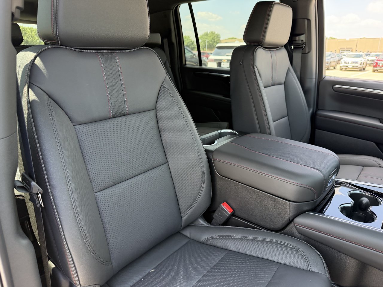 New 2026 Chevrolet Suburban RST w/ RST Capability Package AWD/4WD image 25
