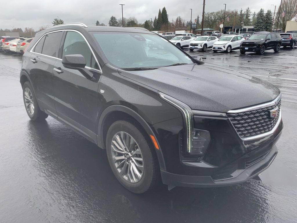 Used 2024 Cadillac XT4 Premium Luxury image 5