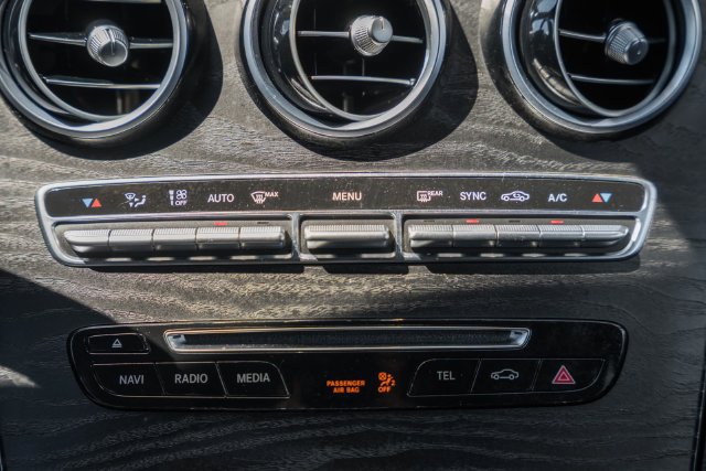 Used 2019 Mercedes-Benz GLC 300 4MATIC image 23