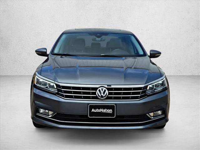 Used 2017 Volkswagen Passat 3.6 SEL Premium FWD image 2