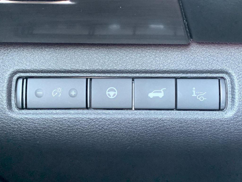 Used 2024 Nissan Pathfinder Platinum w/ Cargo Package image 21