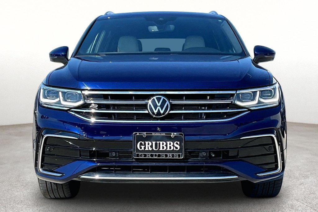 Used 2024 Volkswagen Tiguan SEL R-Line AWD/4WD image 3