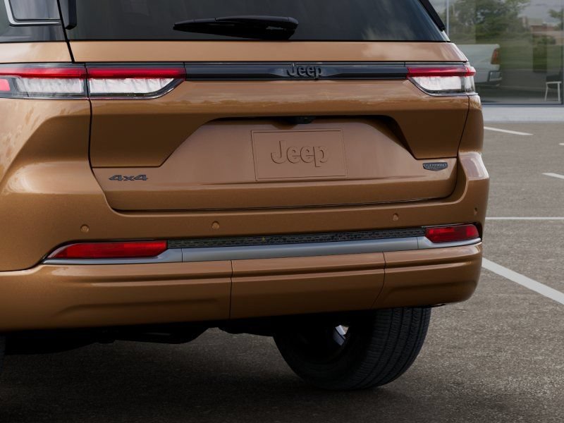 New 2026 Jeep Grand Cherokee Summit AWD/4WD image 14