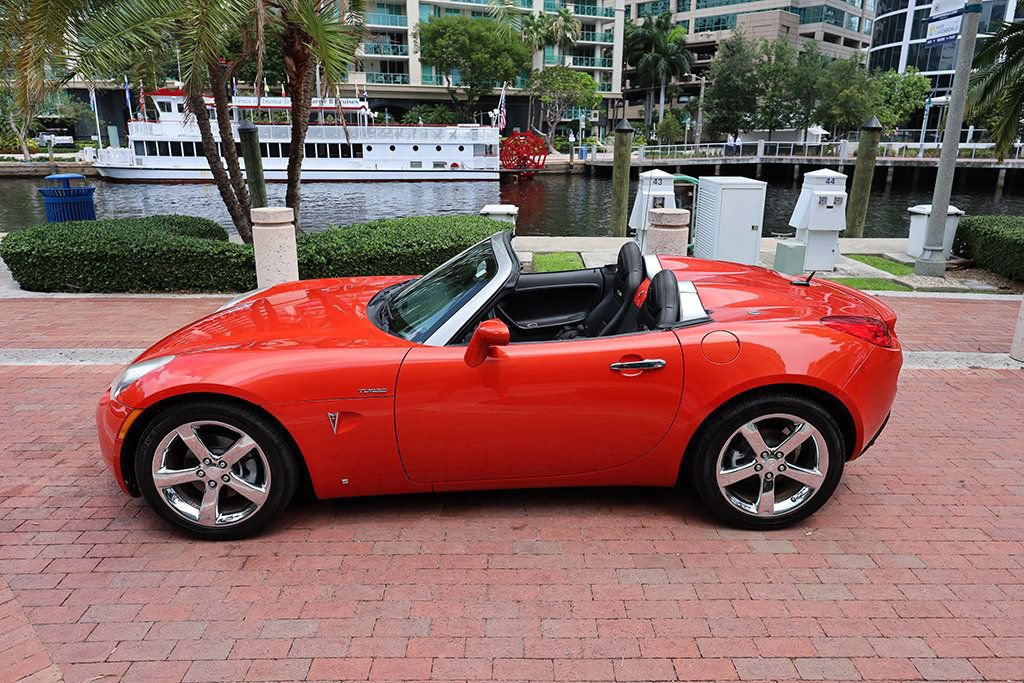 Used 2008 Pontiac Solstice GXP w/ Premium Package RWD image 28