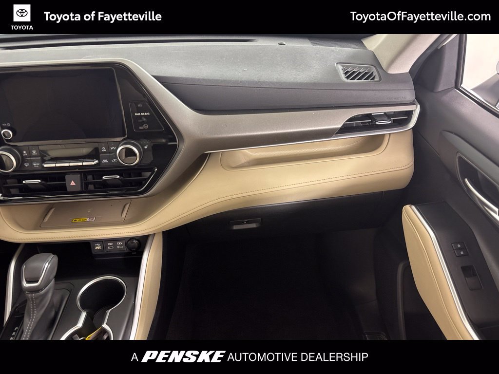 Used 2023 Toyota Highlander XLE FWD image 23
