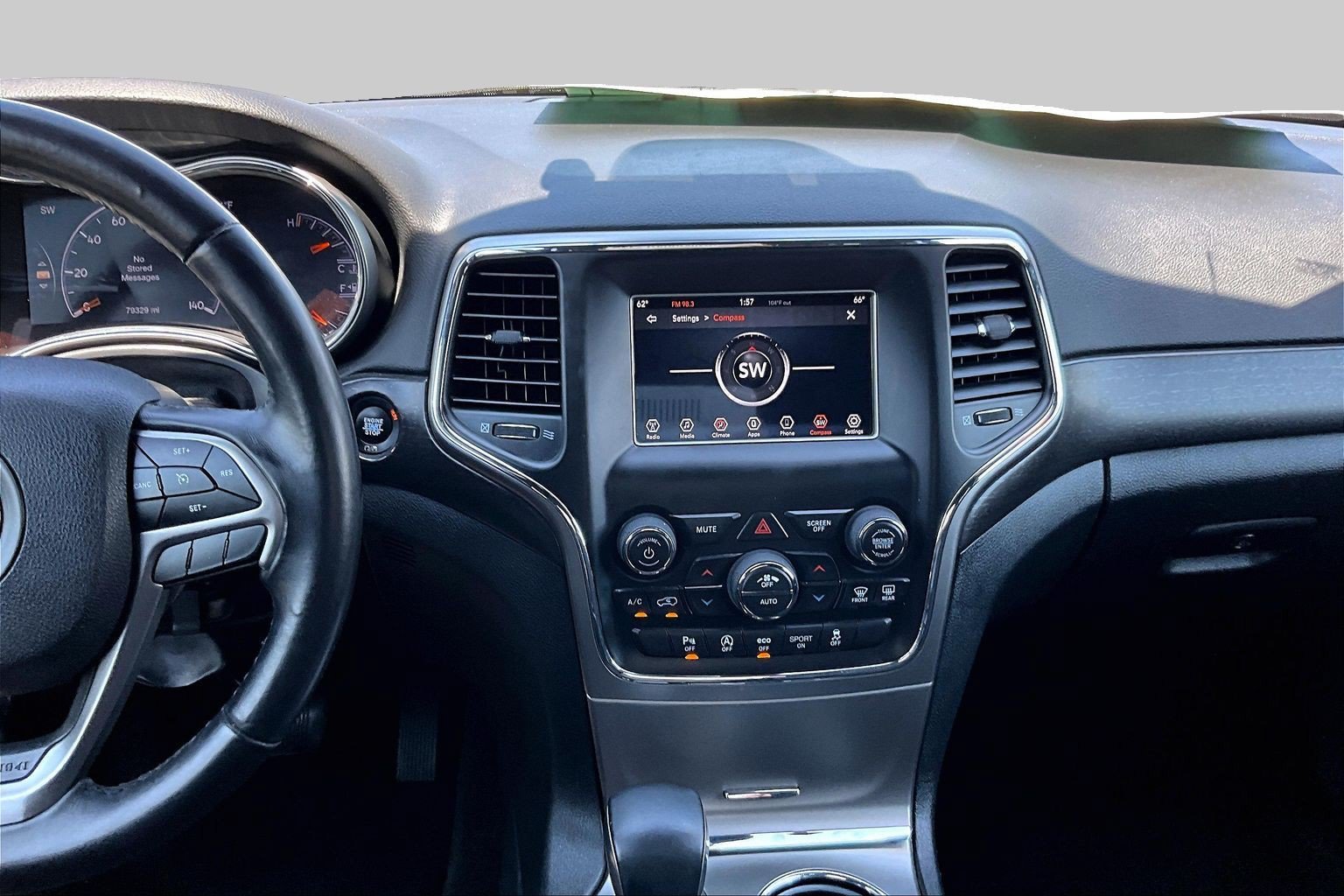 Used 2018 Jeep Grand Cherokee Laredo AWD/4WD image 6