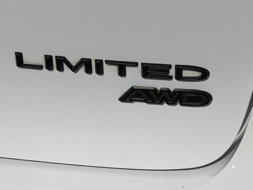 Used 2024 Chrysler Pacifica Limited w/ Uconnect Theater Family Group AWD/4WD image 32