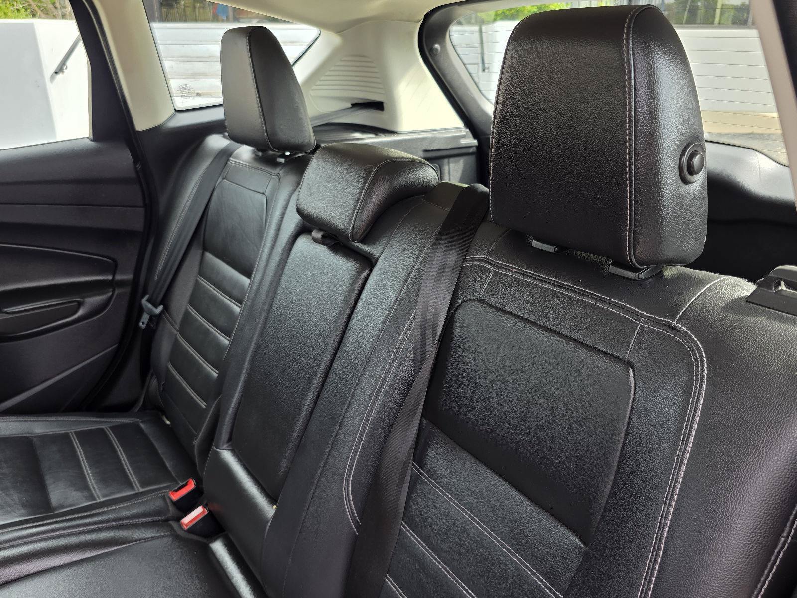 Used 2018 Ford C-MAX Titanium FWD image 32
