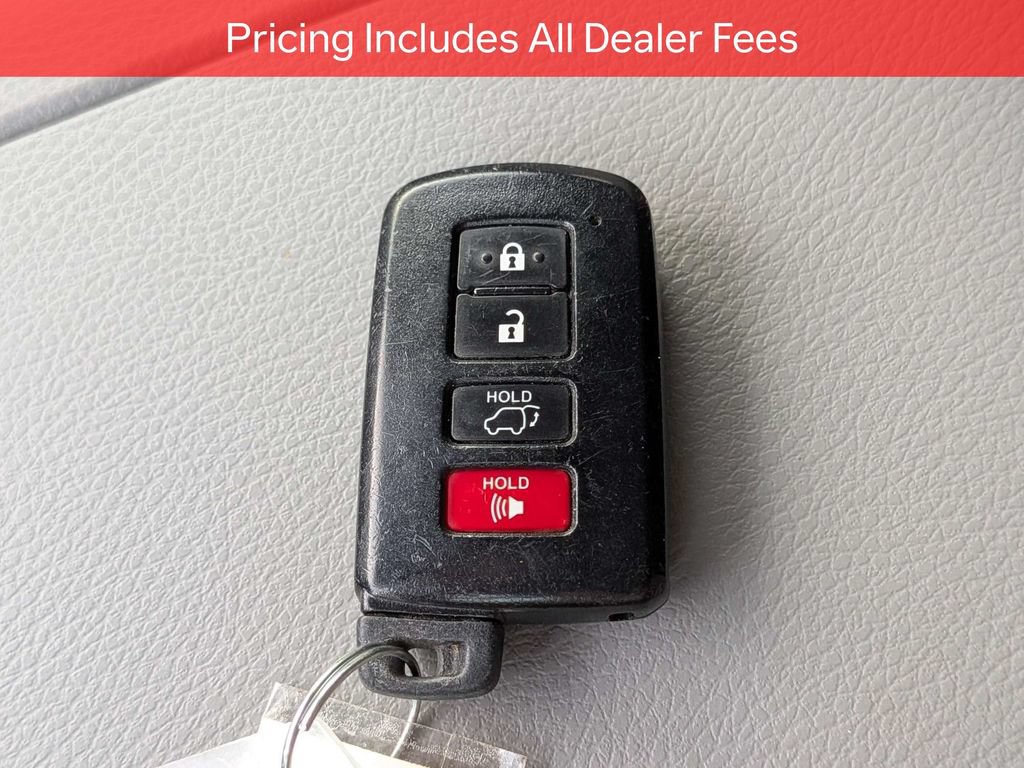 Used 2016 Toyota Highlander XLE FWD image 32