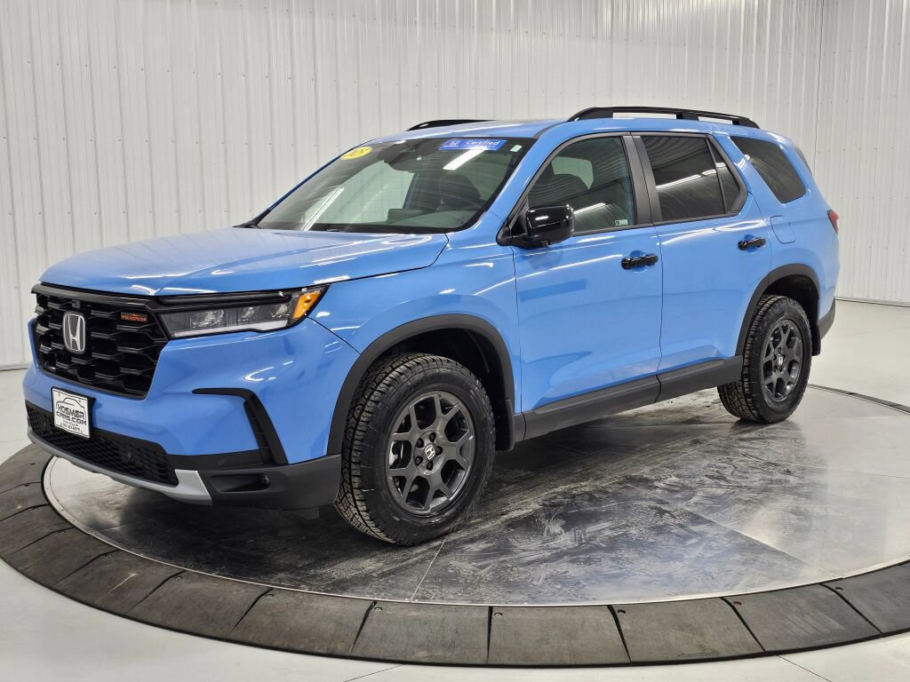 Certified 2025 Honda Pilot TrailSport