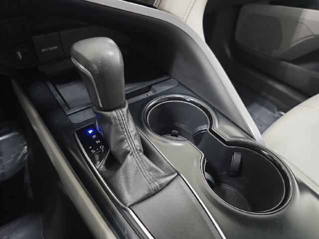 Used 2019 Toyota Camry SE FWD image 23