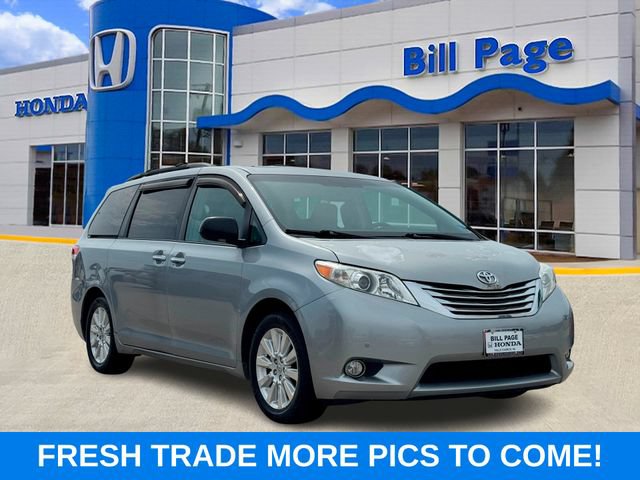 Used 2011 Toyota Sienna Limited w/ Premium Pkg