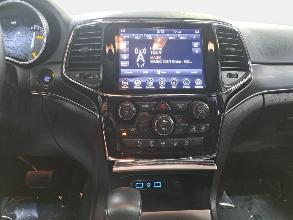 Used 2022 Jeep Grand Cherokee Limited AWD/4WD image 21