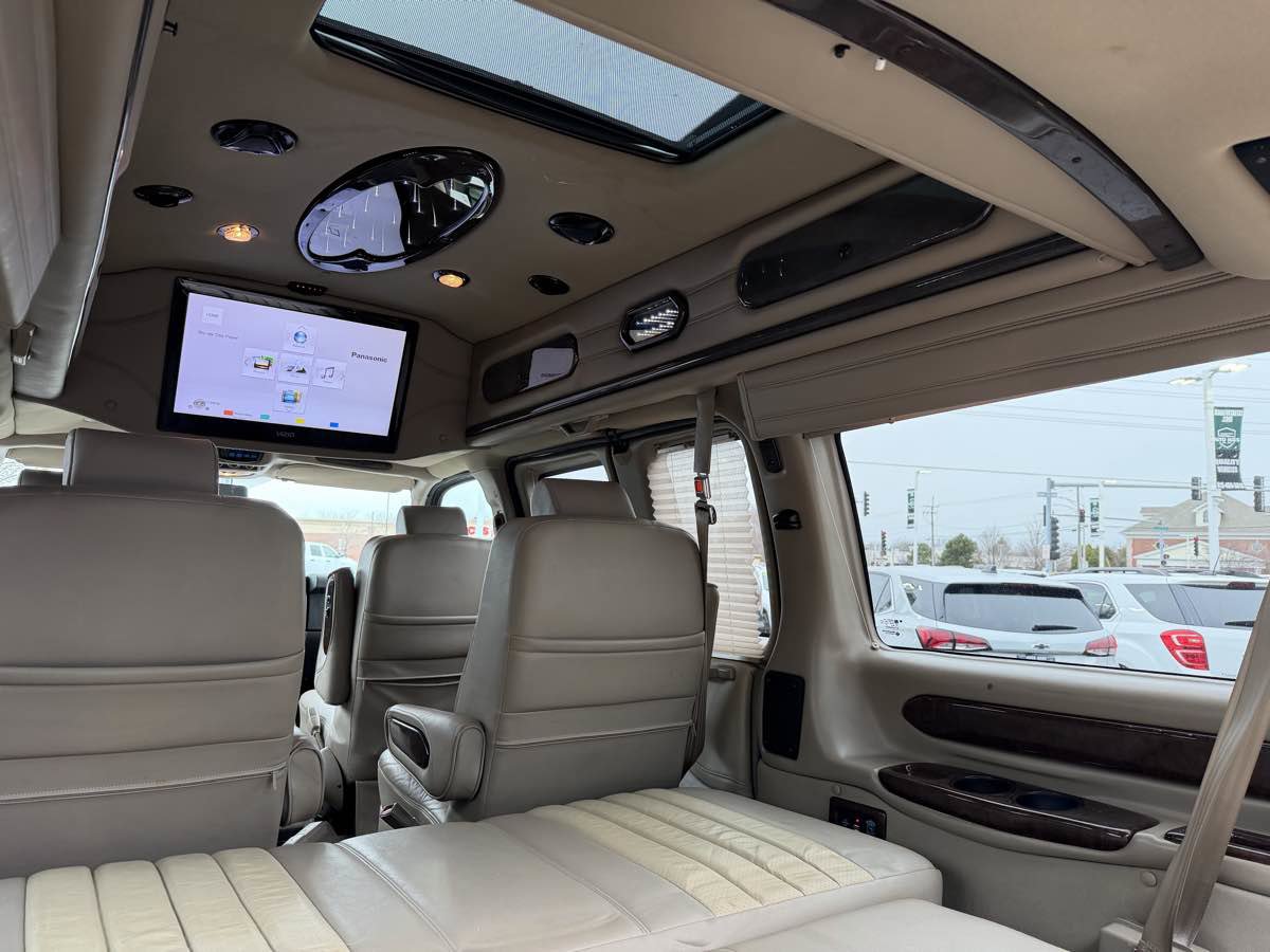 Used 2012 Chevrolet Express 1500 image 18