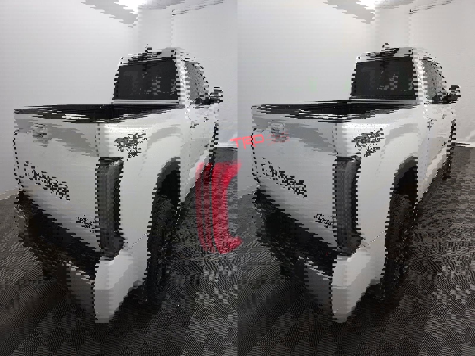 Used 2022 Toyota Tundra Limited w/ TRD Off-Road Package image 4