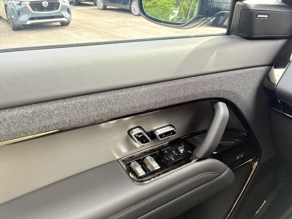New 2026 Land Rover Range Rover Sport SE AWD/4WD image 32
