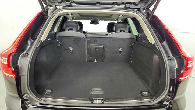 Certified 2024 Volvo XC60 B5 Plus w/ Protection Package Premier AWD/4WD image 41
