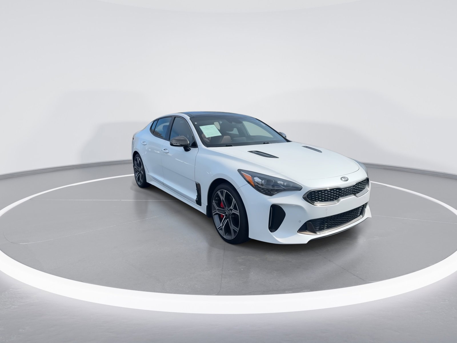 Used 2018 Kia Stinger GT1 image 2