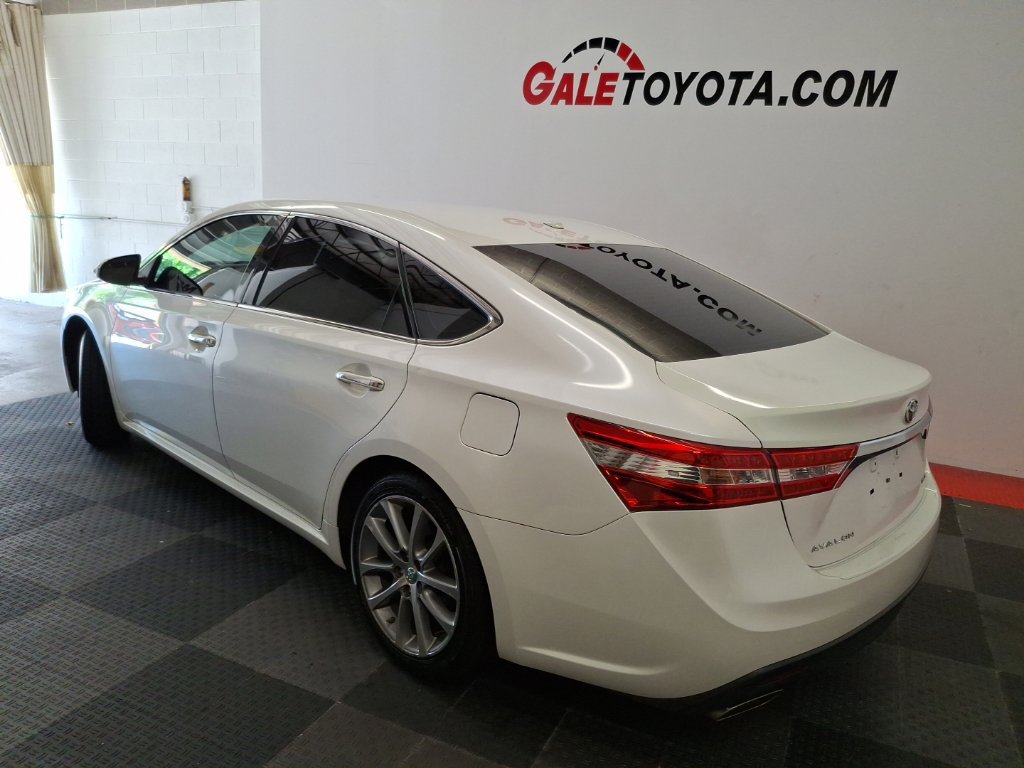 Used 2015 Toyota Avalon XLE Touring FWD image 10