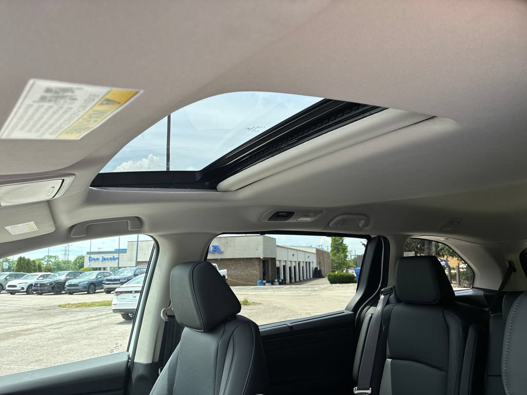 New 2026 Honda Odyssey EX-L image 17