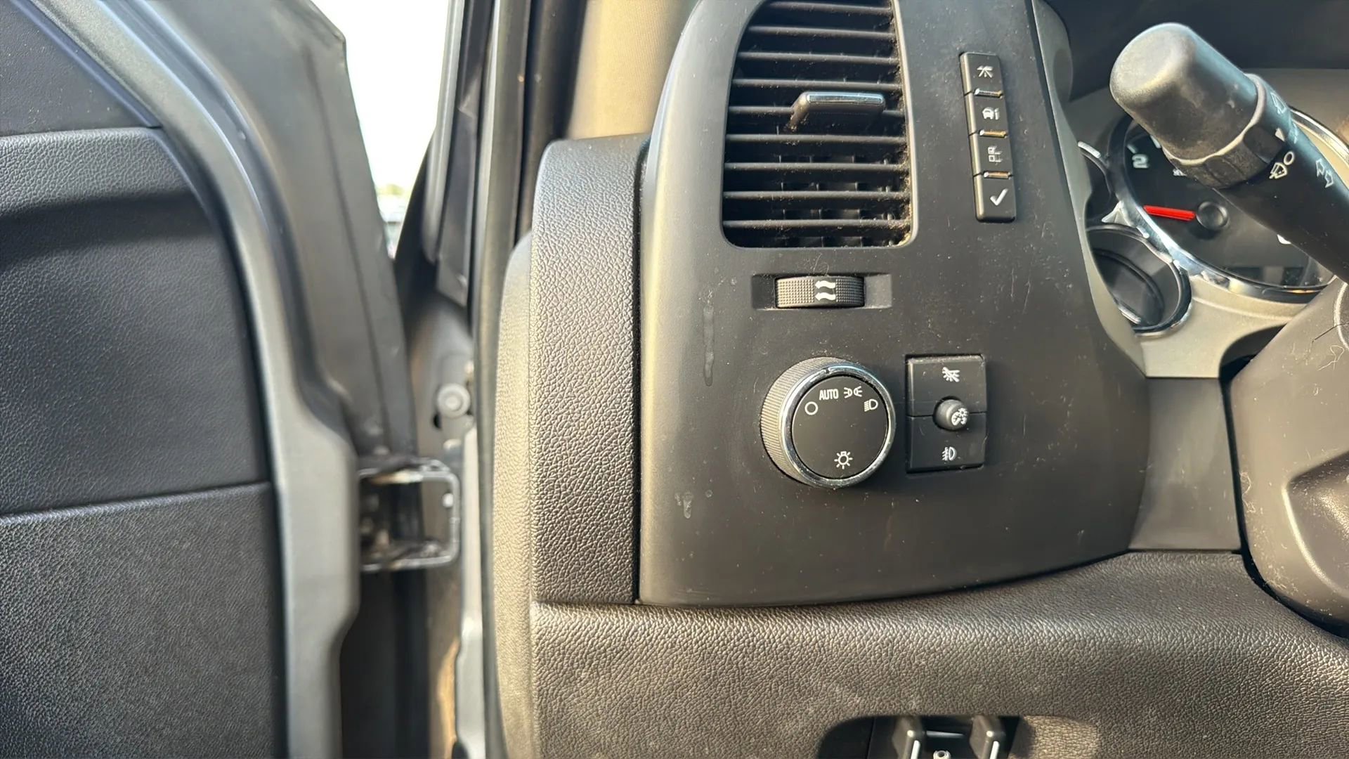 Used 2008 GMC Sierra 2500 SLE w/ SLE2 Preferred Package AWD/4WD image 65