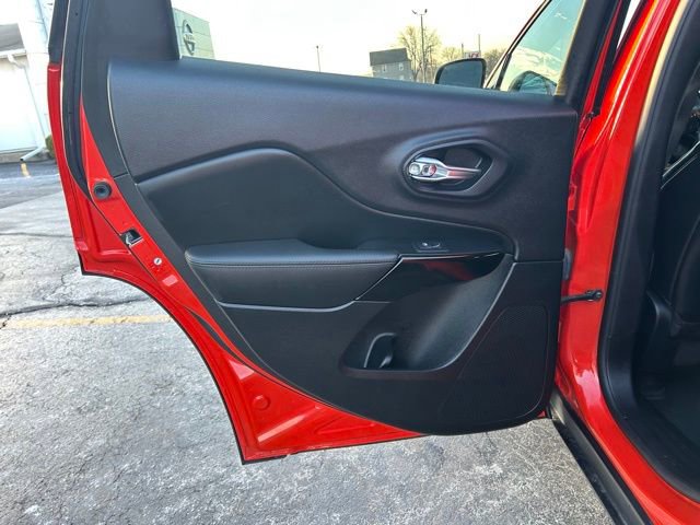 Used 2021 Jeep Cherokee Latitude Plus image 19