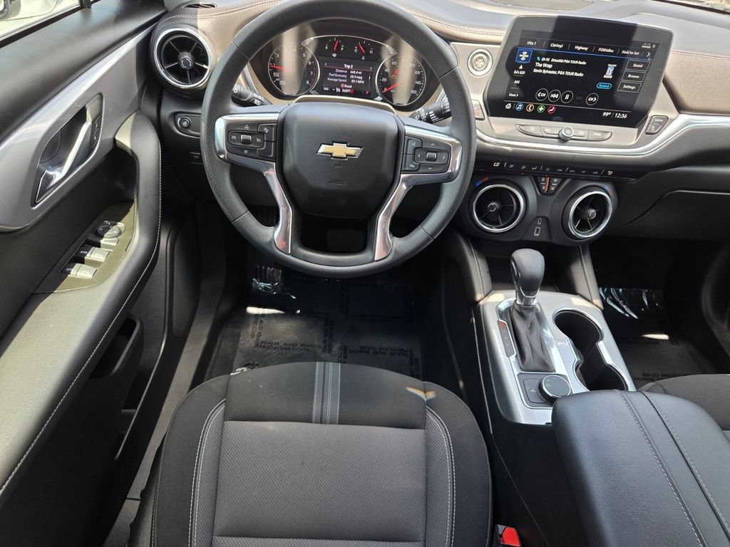 Used 2023 Chevrolet Blazer LT FWD image 9