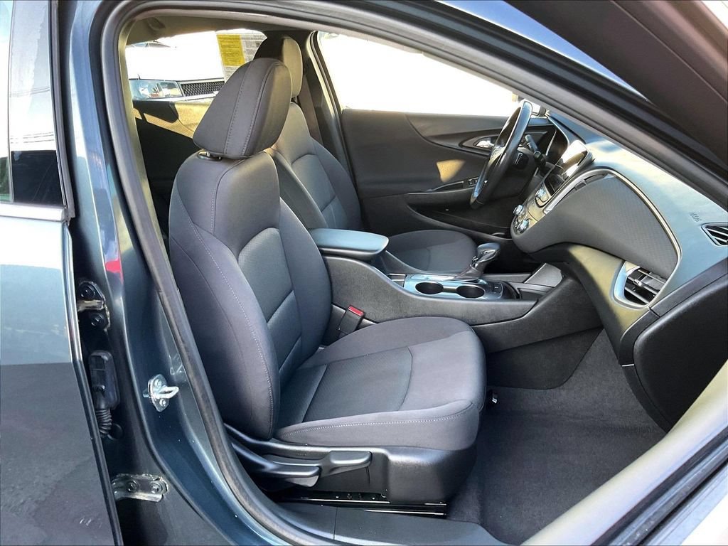 Used 2021 Chevrolet Malibu RS FWD image 11