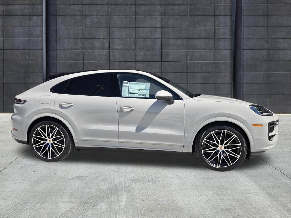 New 2026 Porsche Cayenne Coupe AWD/4WD image 7