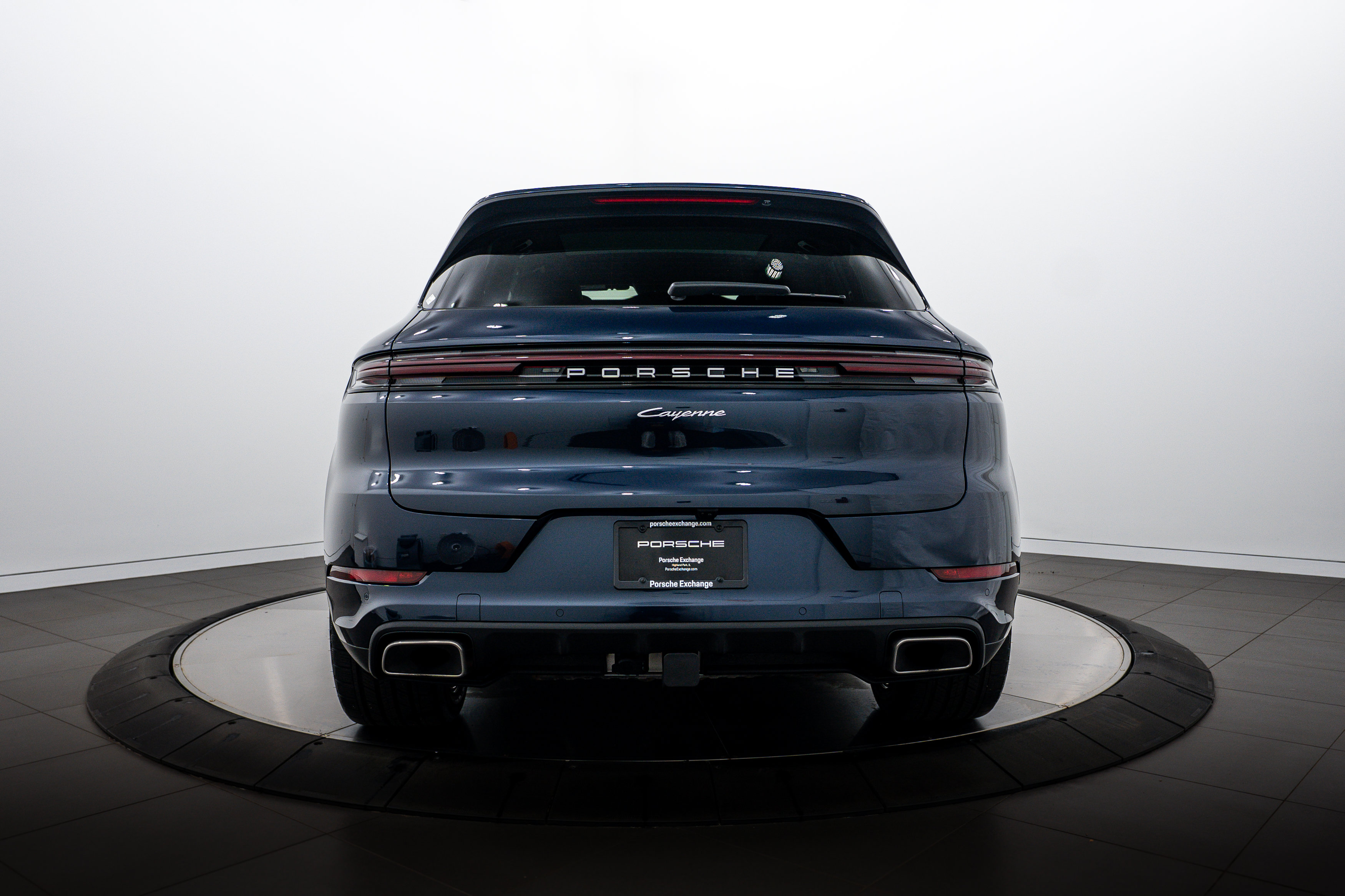 Certified 2026 Porsche Cayenne AWD/4WD image 6