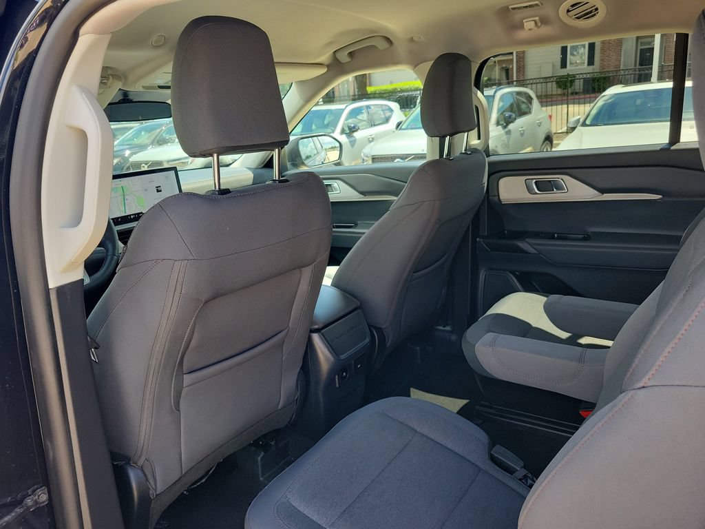 Used 2026 Ford Explorer Active AWD/4WD image 15