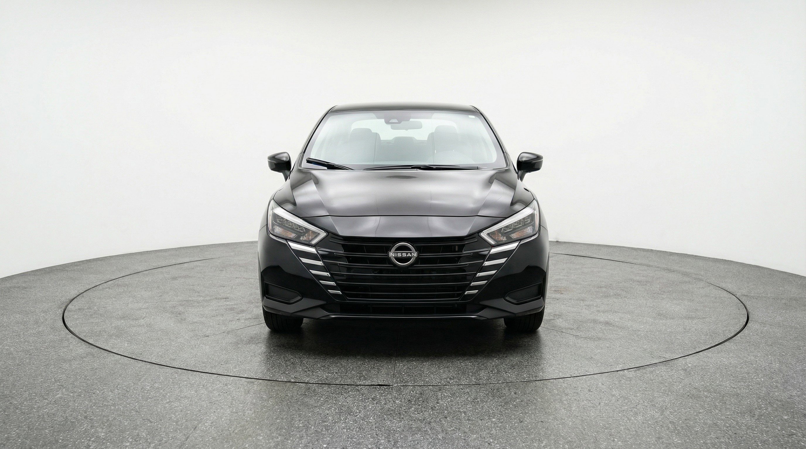 Used 2025 Nissan Versa SV image 2