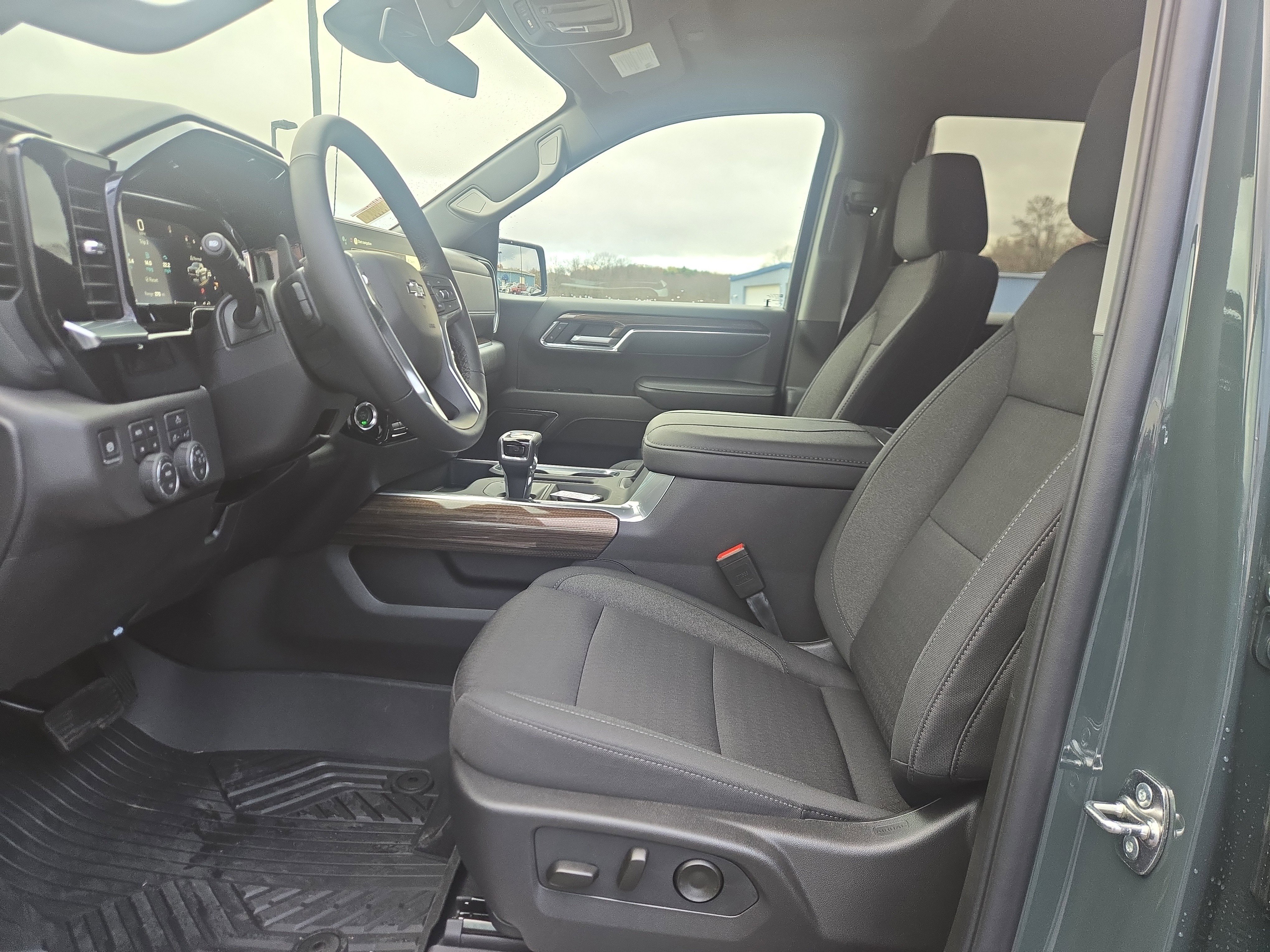 New 2026 Chevrolet Silverado 1500 LT Trail Boss w/ Dark Appearance Package image 12