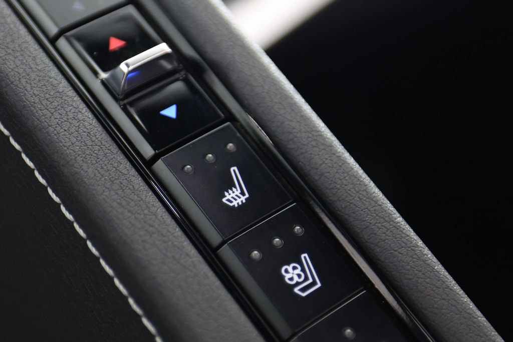 Used 2025 Chevrolet Corvette Z06 RWD image 36