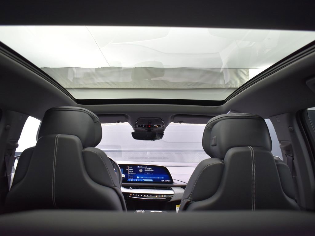 Certified 2025 Cadillac Optiq Sport 2 w/ LPO, Floor Liner Package image 34