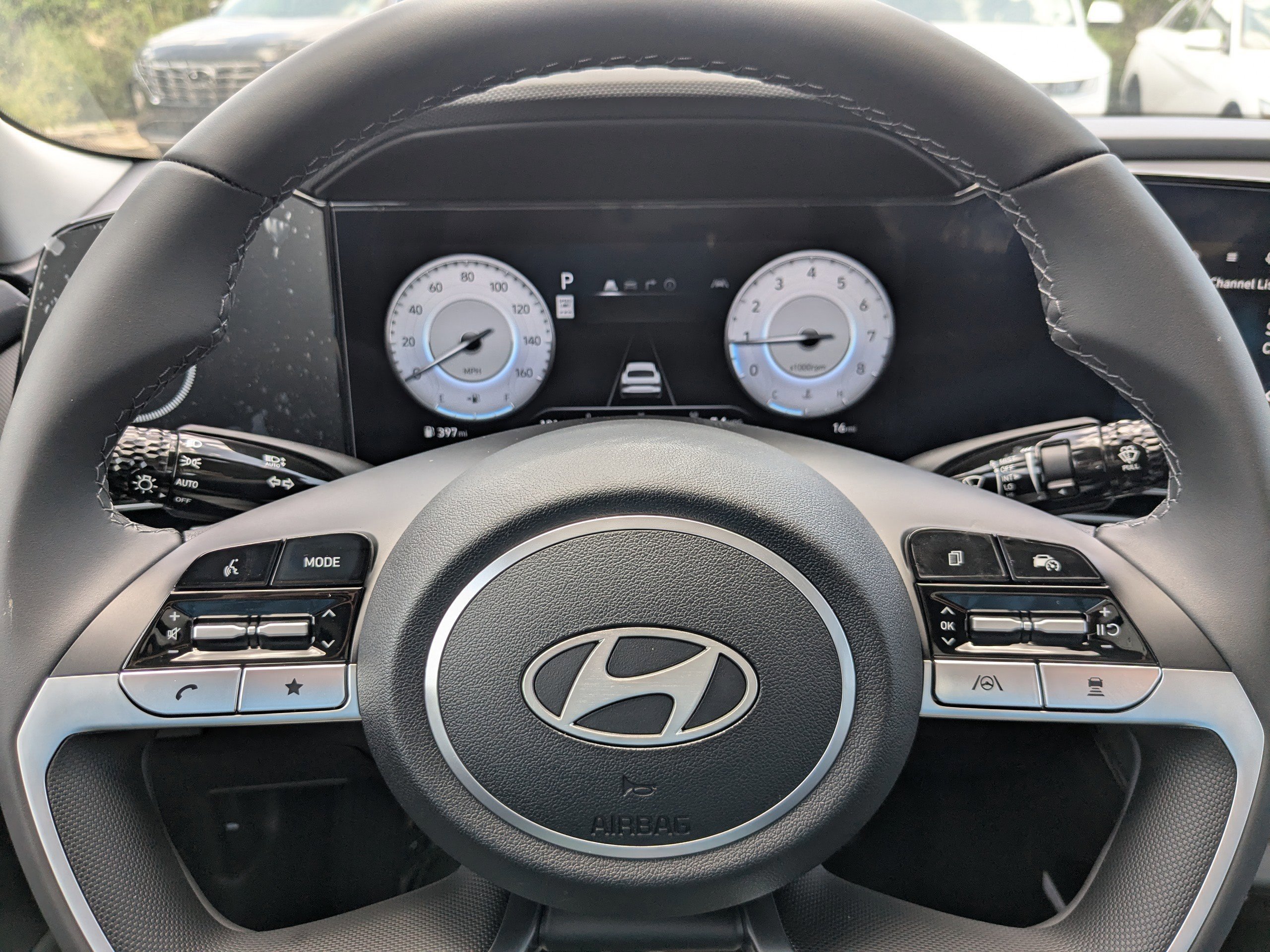 Used 2025 Hyundai Elantra Limited w/ Cargo Package FWD image 21