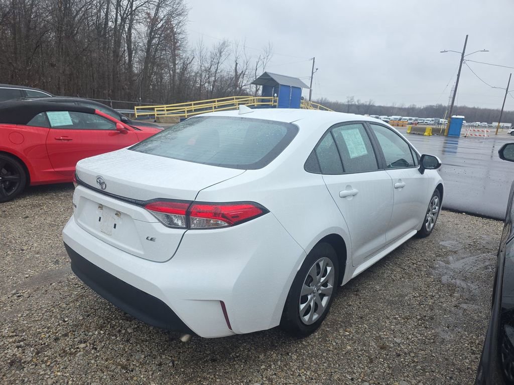 Used 2024 Toyota Corolla LE image 6