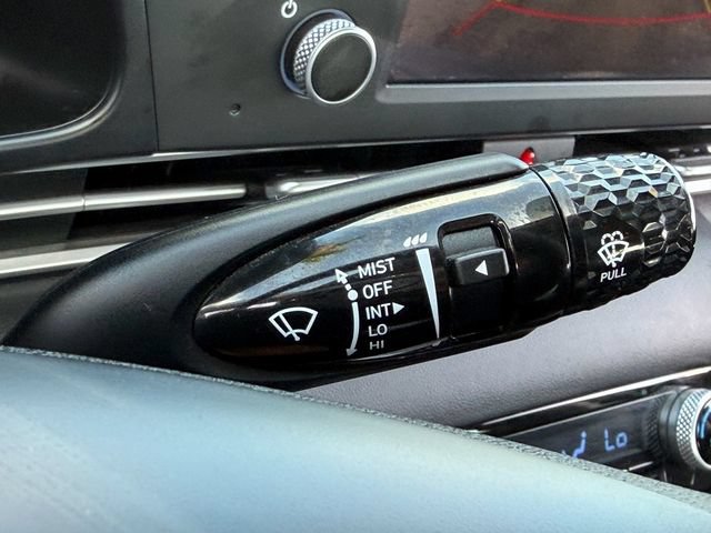 Used 2022 Hyundai Elantra SEL FWD image 28