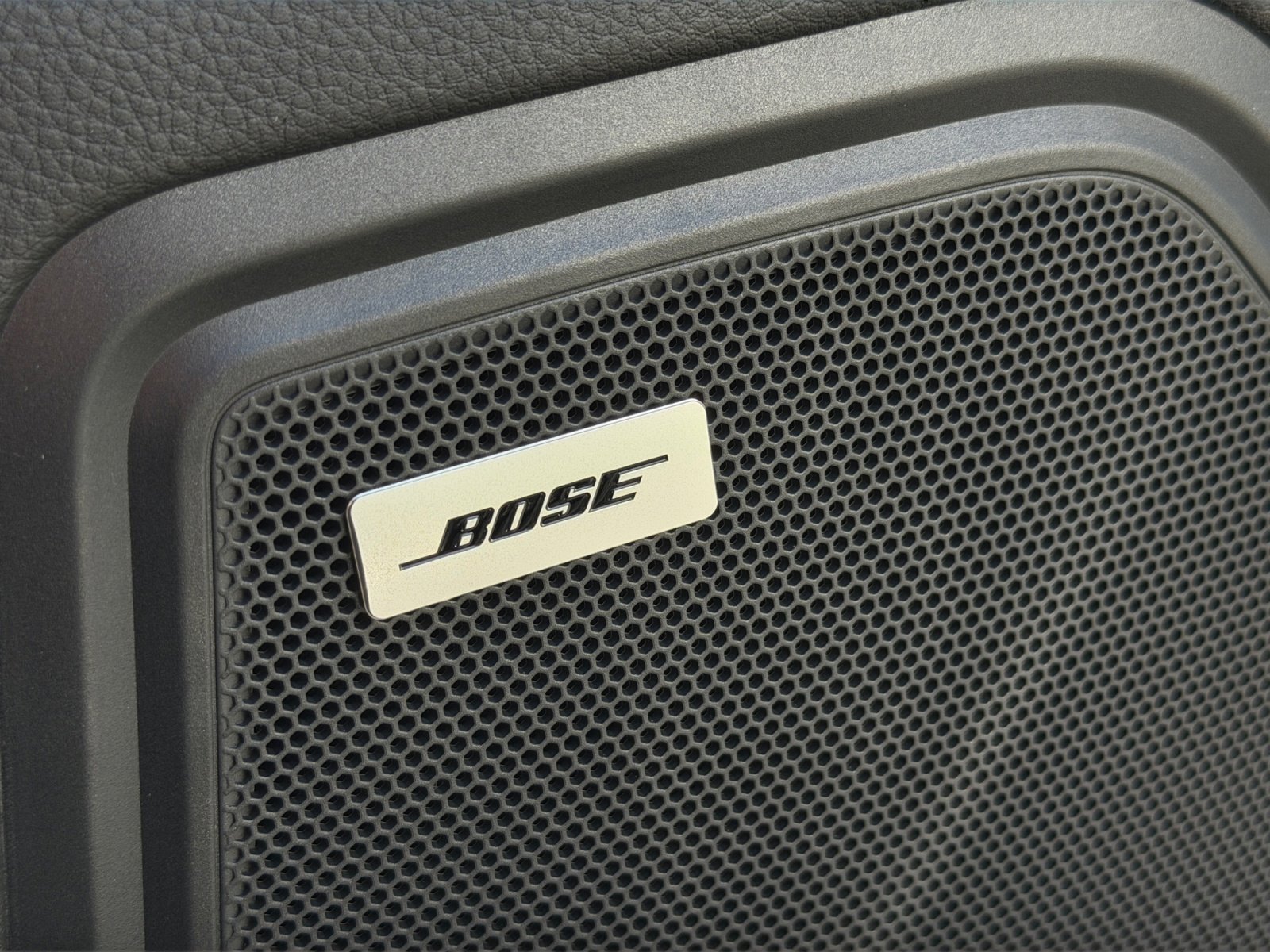 Certified 2026 Porsche Macan AWD/4WD image 22