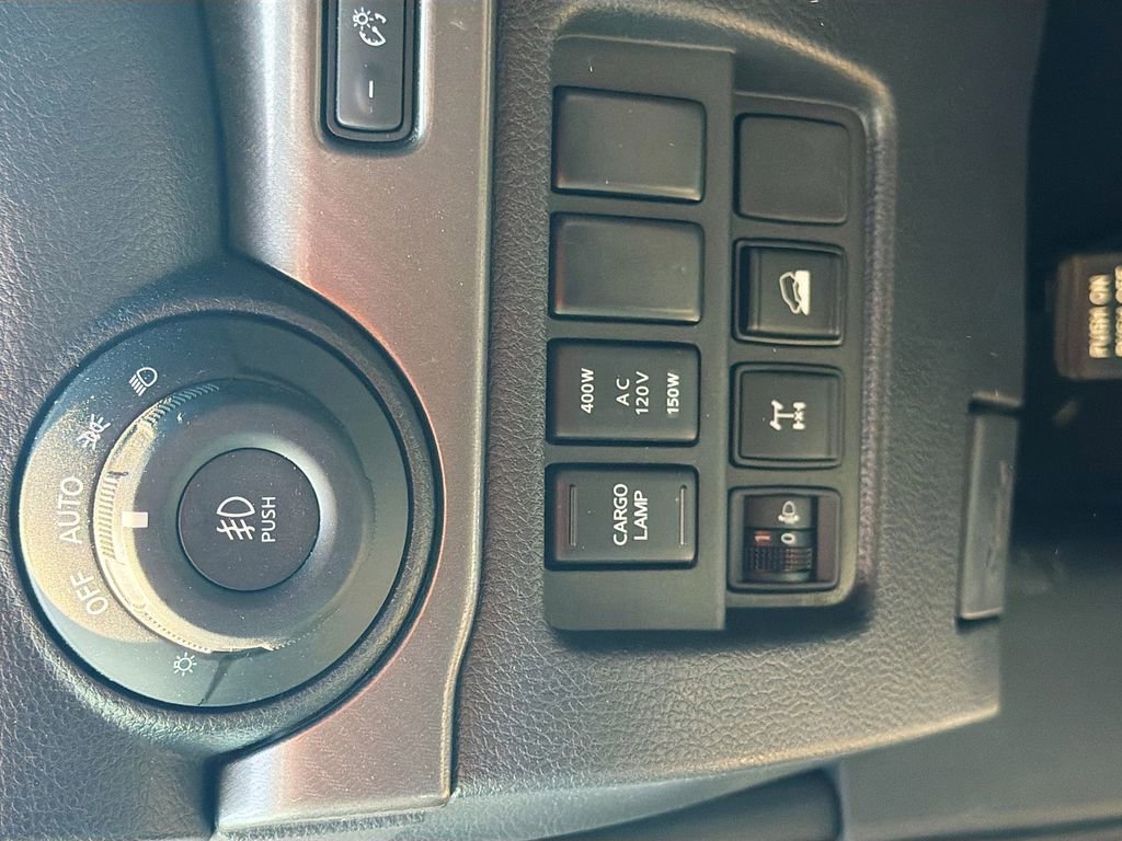 Used 2024 Nissan Titan PRO-4X w/ Pro-4x Convenience Package image 6
