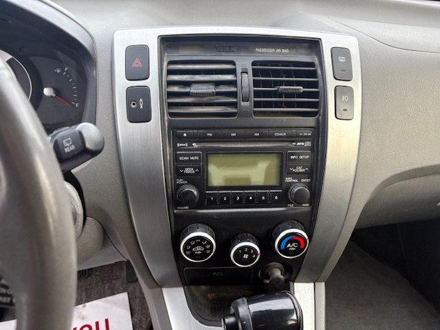 Used 2009 Hyundai Tucson SE image 11