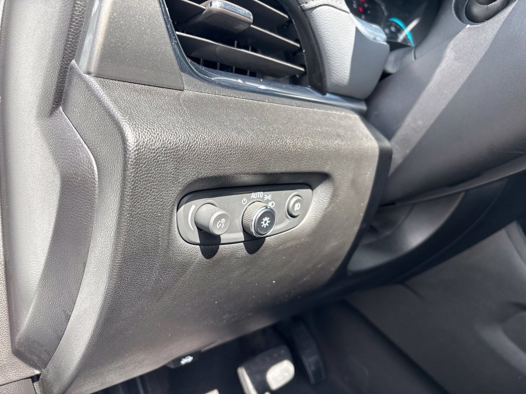 Used 2019 Chevrolet Traverse LT w/ LT Premium Package AWD/4WD image 5