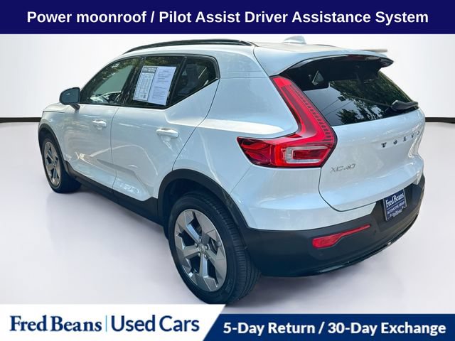 Used 2023 Volvo XC40 B5 Plus w/ Driver Assist Package AWD/4WD image 7