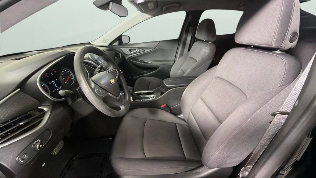 Used 2023 Chevrolet Malibu LT FWD image 17