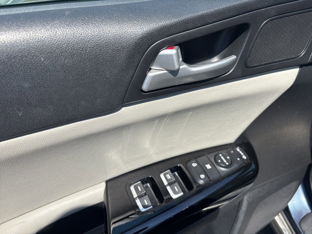 Used 2018 Kia Sportage EX w/ EX Sport Appearance Package AWD/4WD image 19
