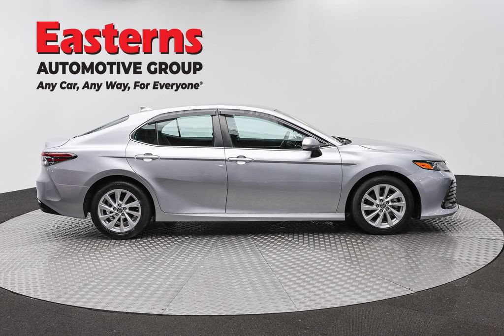 Used 2021 Toyota Camry LE FWD image 4